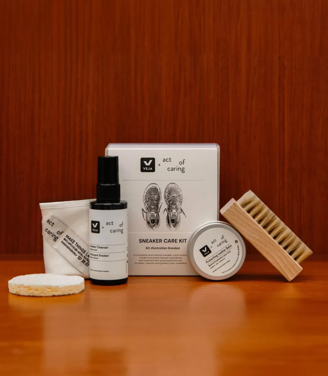 SNEAKER CARE KIT X ACT OF CARING>VEJA Best